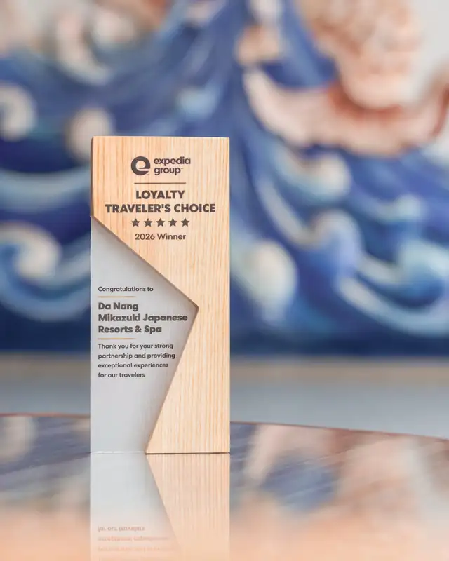 Kỷ niệm chương Loyalty Traveler's Choice 2026 của Expedia Group trao cho Da Nang Mikazuki Japanese Resorts & Spa