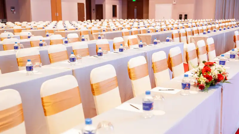 Nippon Ballroom bày kiểu lớp học cho hội nghị